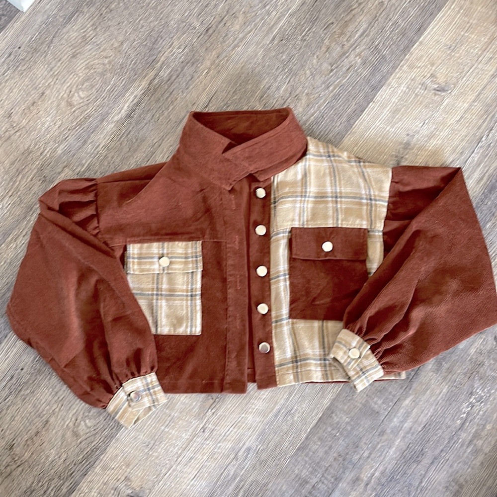 WOMANS/GIRLS 3/4 Button Down Cropped Jacket